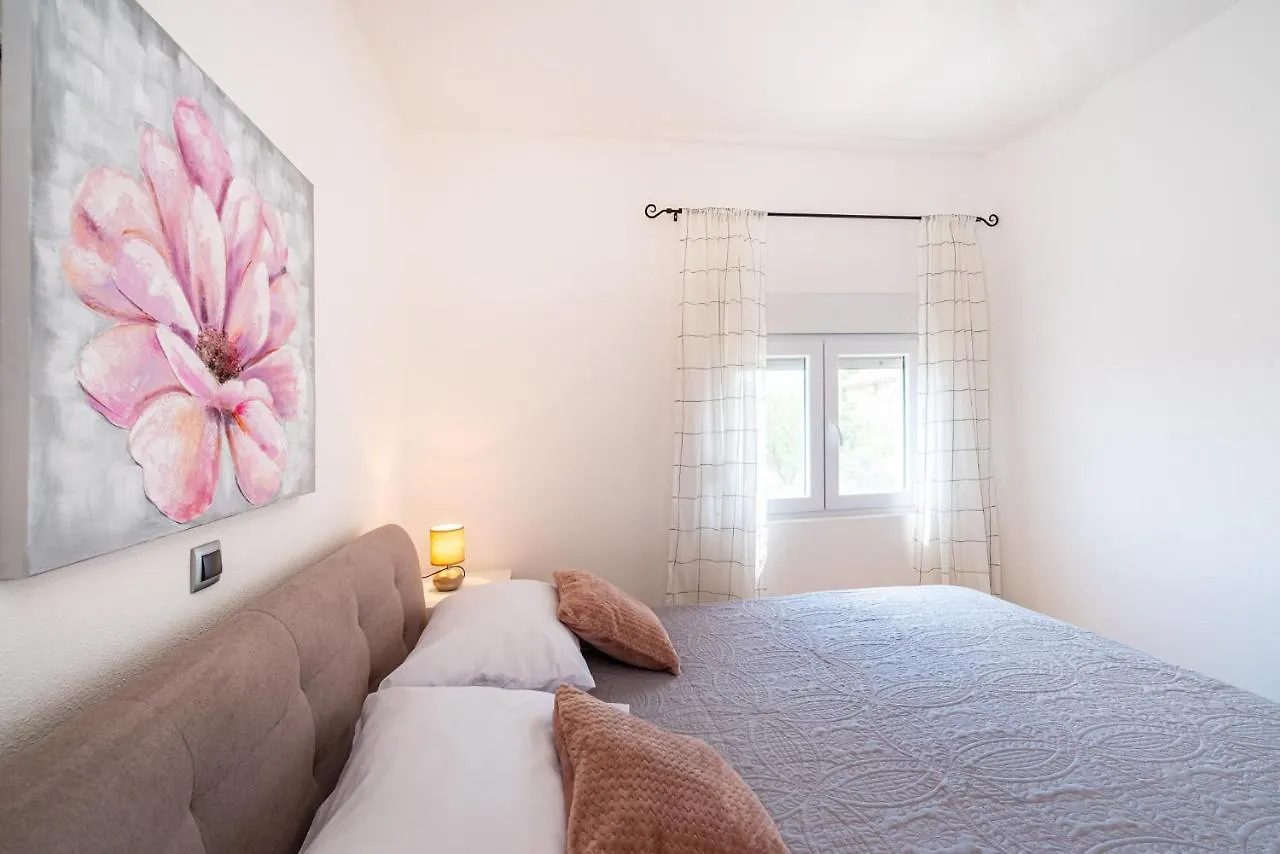 Apartman Miss Pridraga 0*,
