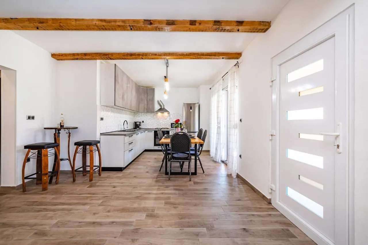 Apartman Miss Pridraga 0*,  Croatia