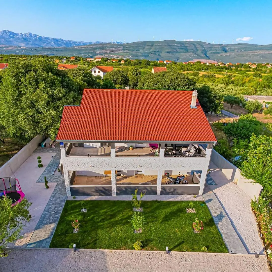 Apartman Miss Pridraga 0*,